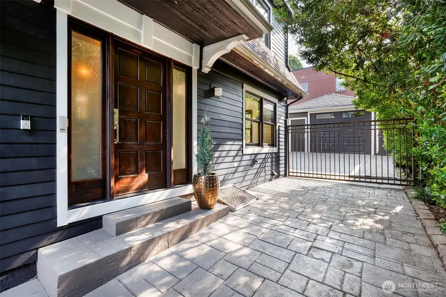 734 10th Avenue E, Seattle, WA 98102 - #2