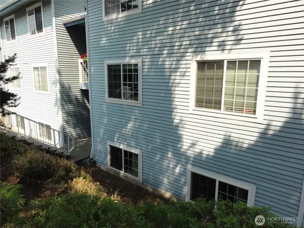 3810 S 158th Street #B8, Tukwila, WA 98188
