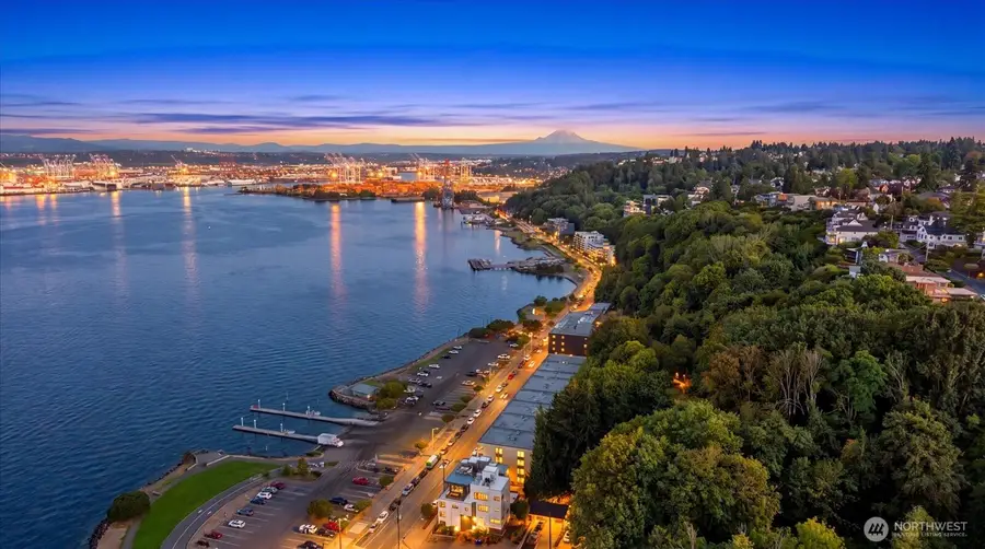 1301 Harbor Avenue Sw #310, Seattle, WA 98116 - #3