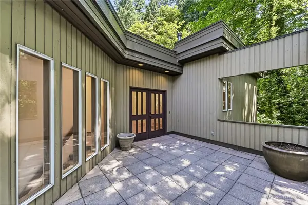 4200 W Lake Sammamish Parkway Se, Bellevue, WA 98008