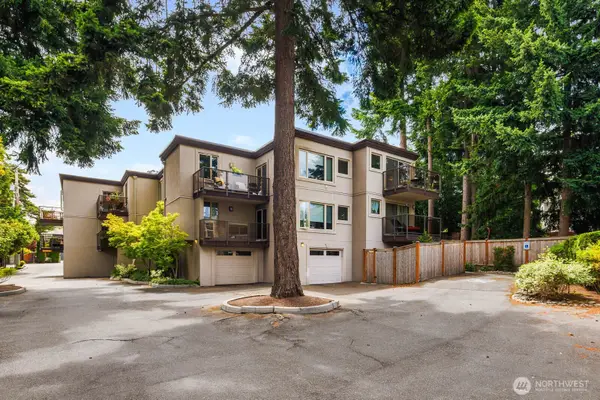 8503 Bowdoin Way #201, Edmonds, WA 98026