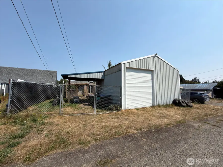 828 W 10th Street, Port Angeles, WA 98363 - #2