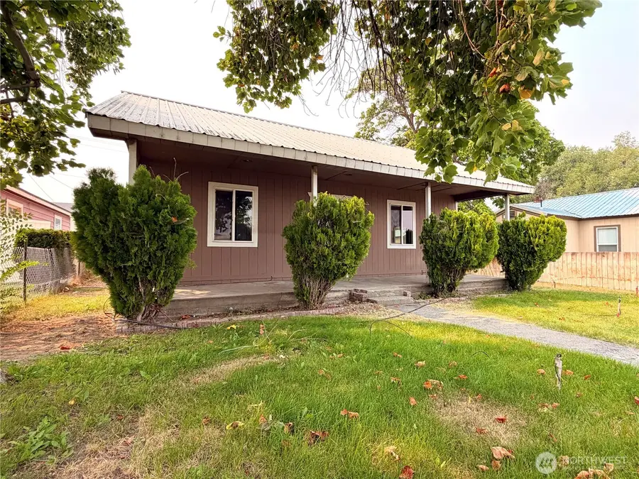 213 Bridge Street S, Brewster, WA 98812 - #2