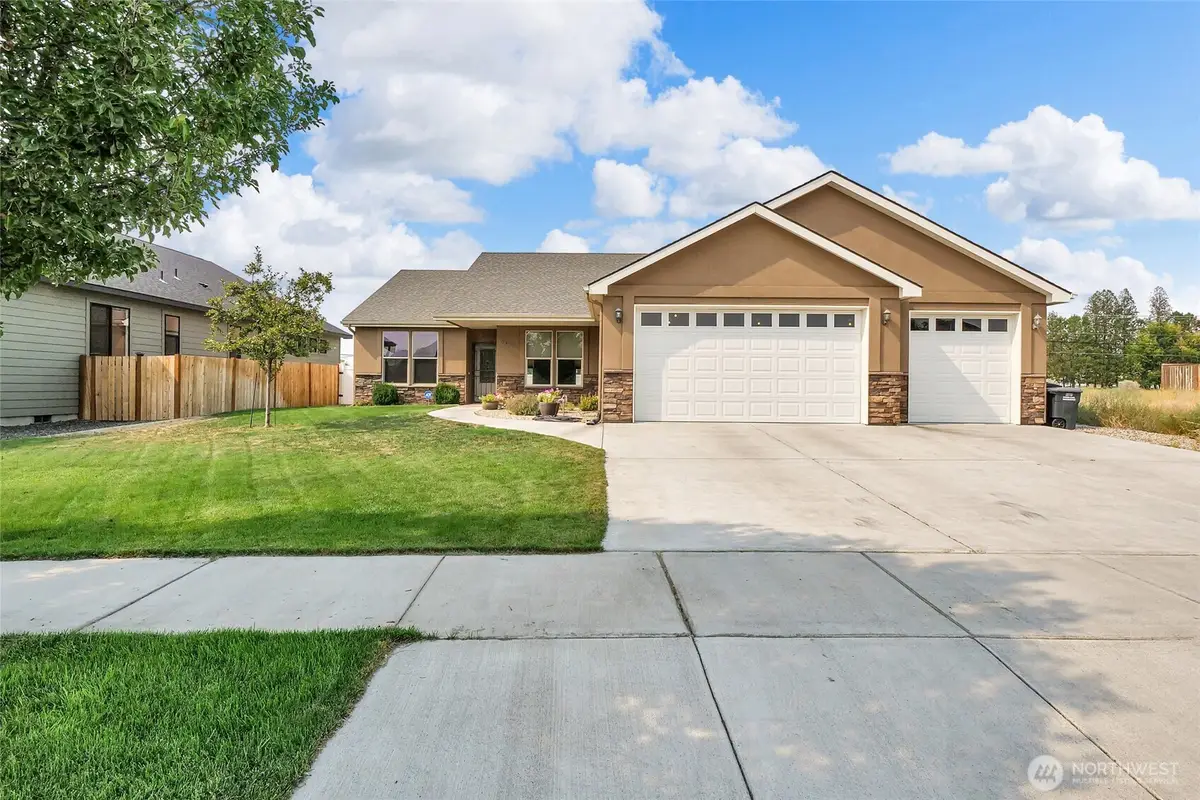3440 W Blue Heron Lane, Moses Lake, WA 98837 - #1