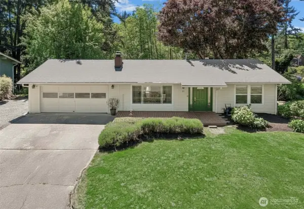 711 Eagle Cliff Rd Ne, Bainbridge Island, WA 98110