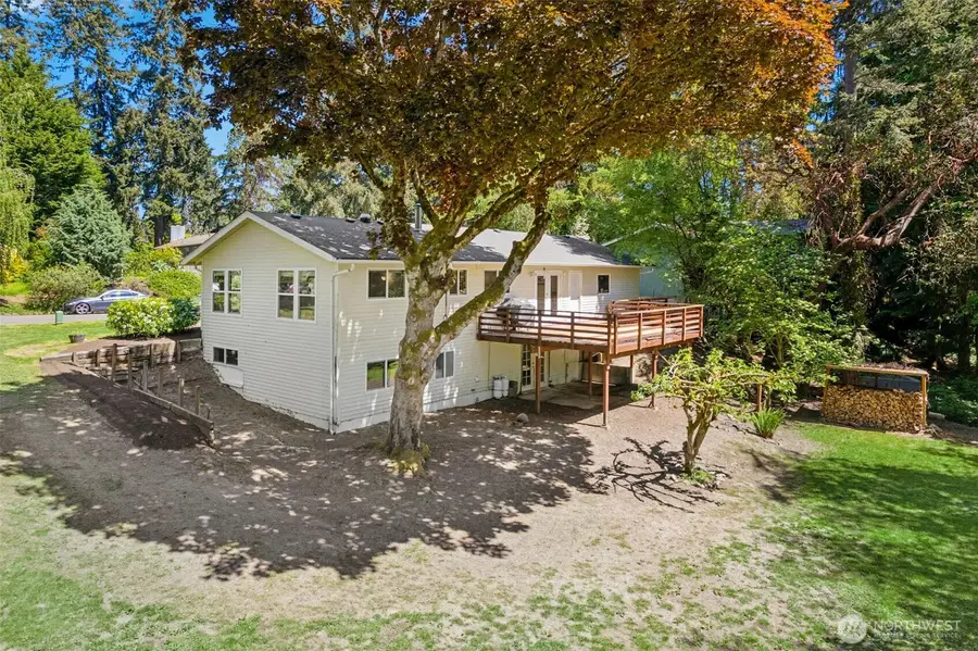 711 Eagle Cliff Rd Ne, Bainbridge Island, WA 98110 - #2