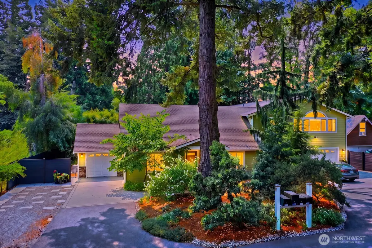 11633 NE 92nd St, Kirkland, WA 98033 - #1