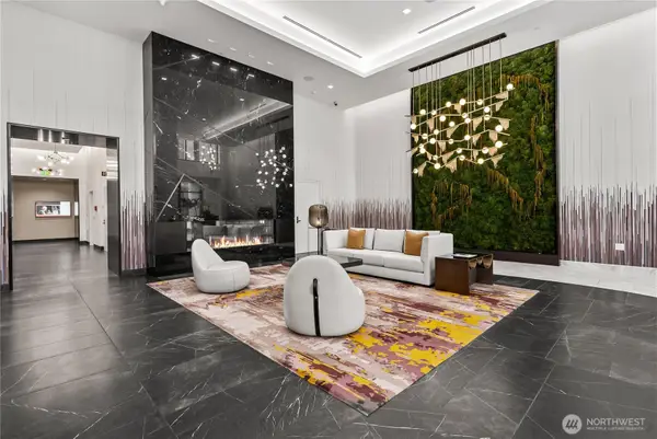 889 Avenue Square Ne #302, Bellevue, WA 98004