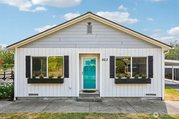 923 16th Street Sw, Puyallup, WA 98371