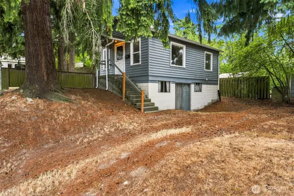 7955 29th Avenue Sw, Seattle, WA 98126