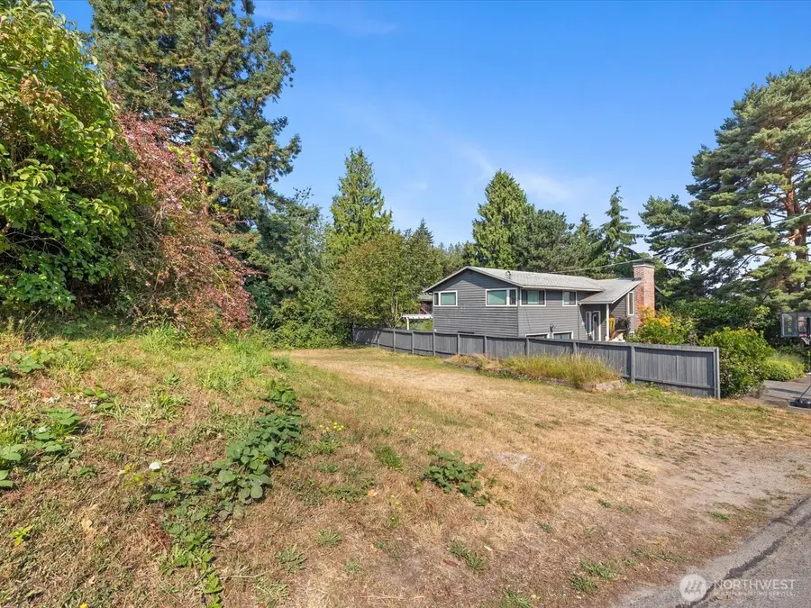 88 Earl Avenue Nw, Seattle, WA 98117 - #3