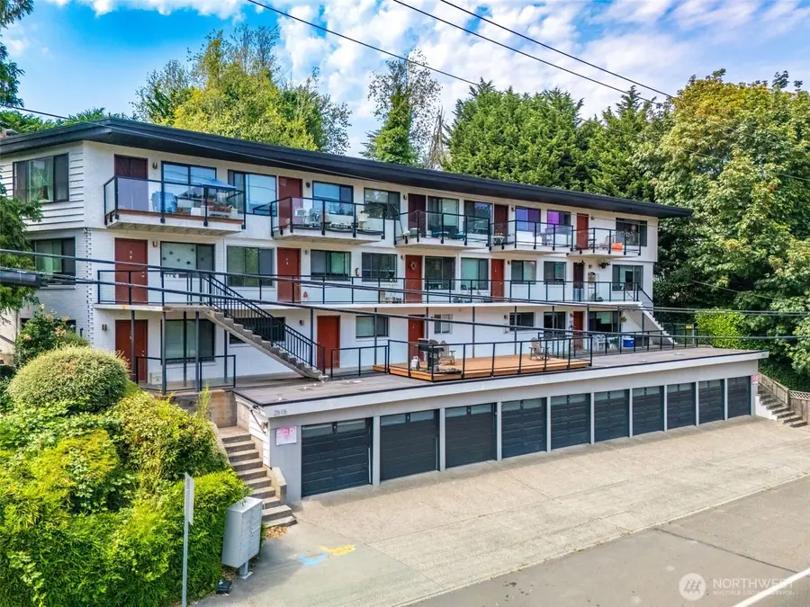 2515 Thorndyke Avenue W, Seattle, WA 98199 - #3