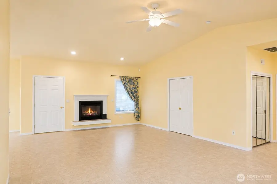 630 S 20th Avenue, Othello, WA 99344 - #3