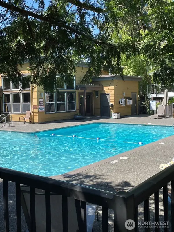 22910 90th Avenue W #D206, Edmonds, WA 98026