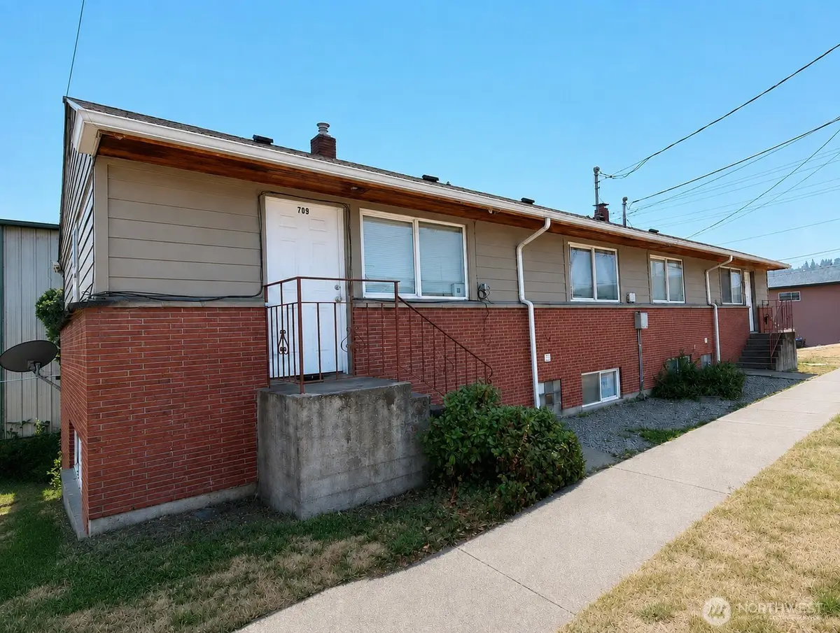 701 S Kenyon Street, Seattle, WA 98108 - #1