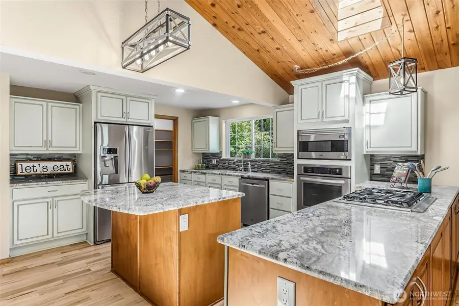 18404 W Spring Lake Drive Se, Renton, WA 98058 - #3