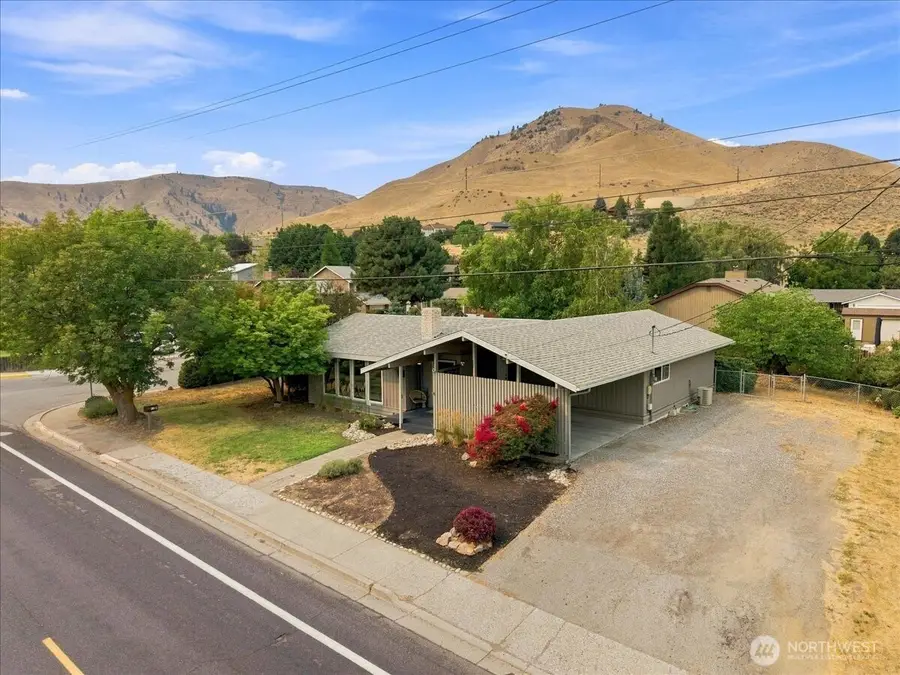 12 N Western Avenue, Wenatchee, WA 98801 - #2