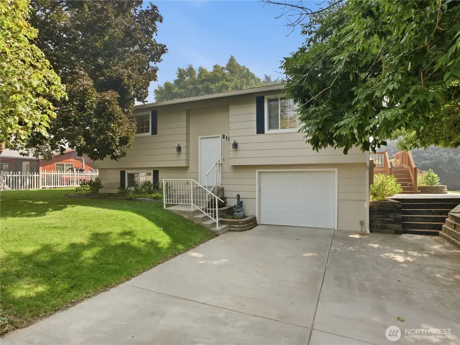 217 Ridgemont Drive, East Wenatchee, WA 98802 - #3