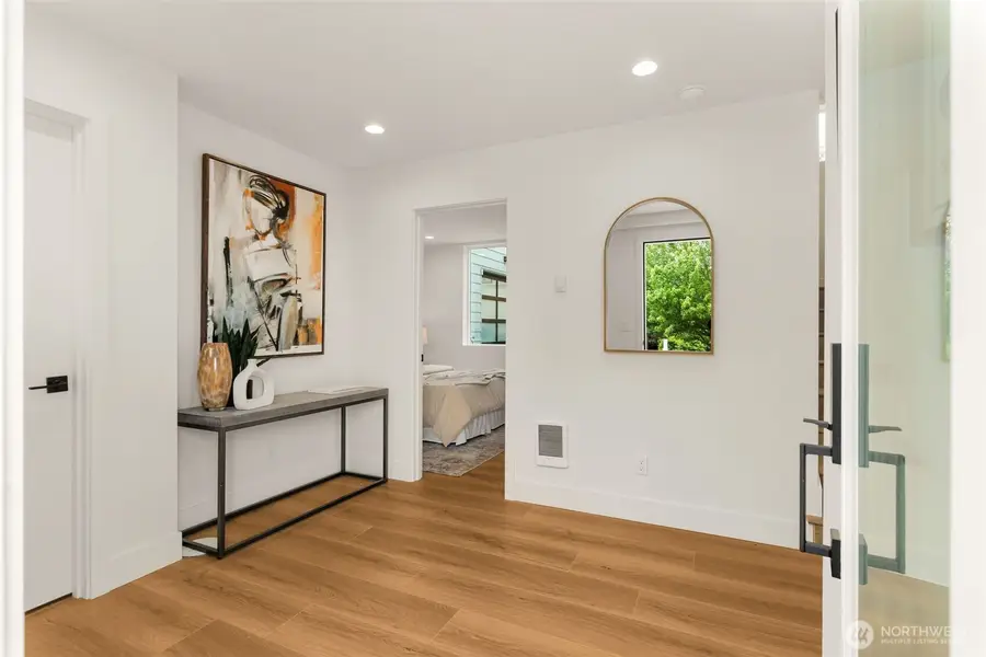 7403 Dayton Avenue N, Seattle, WA 98103 - #2