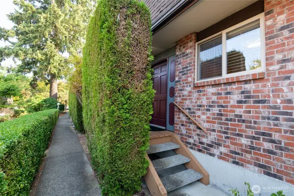 5229 188th Street Sw #12, Lynnwood, WA 98037