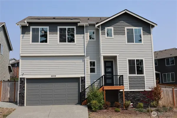 2209 SW Putnam Drive, Oak Harbor, WA 98277