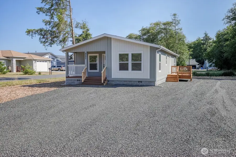 227 Sunrise Avenue Se, Ocean Shores, WA 98569 - #3