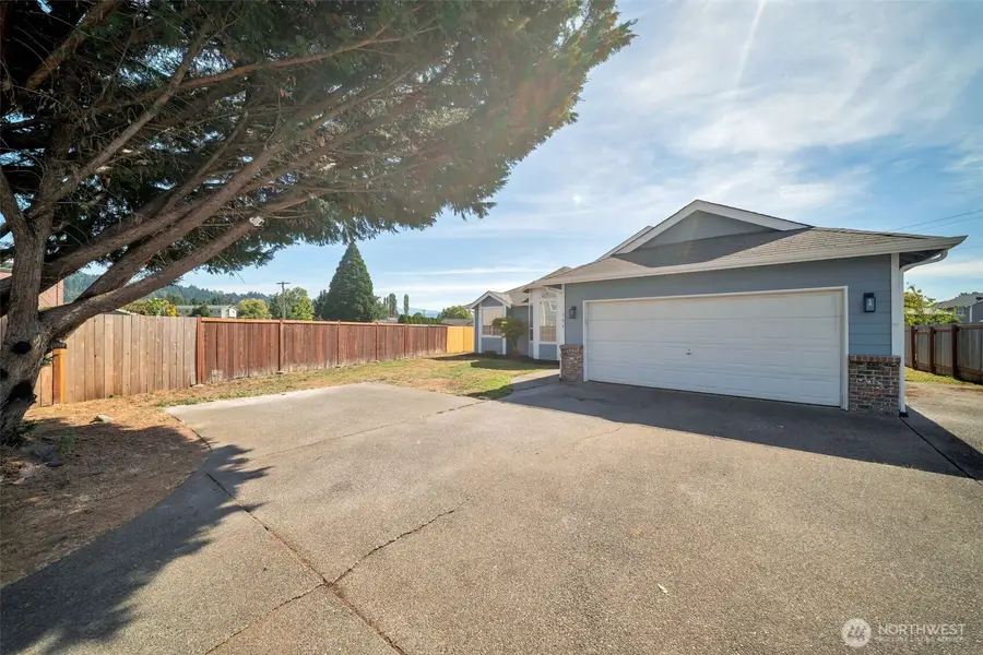 304 Eldredge Court Nw, Orting, WA 98360 - #2