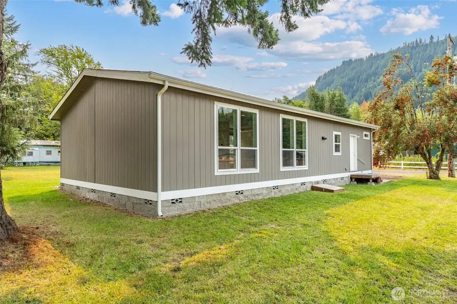 762 Division Avenue, Morton, WA 98356 - #2