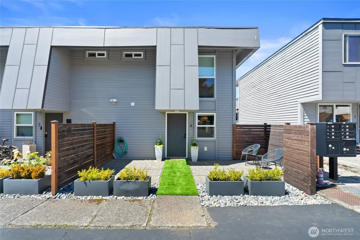 10112 NE 68th Street Ne #4, Kirkland, WA 98033 - #1