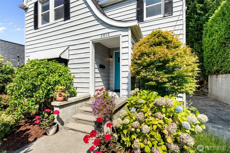 2910 W Crockett Street, Seattle, WA 98199 - #3