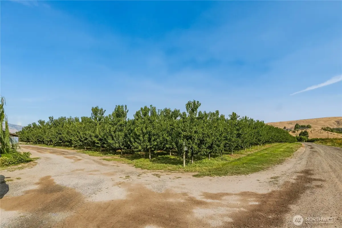 0 NE 5th St, East Wenatchee, WA 98802 - #1