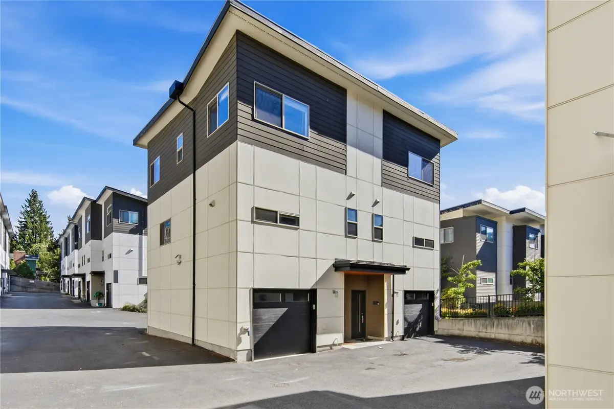 4206 S Greenbelt Station Drive, Seattle, WA 98118 - #1