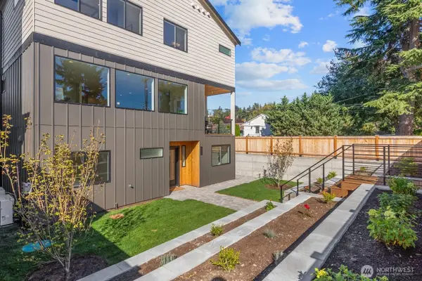 3312 W Dravus Street, Seattle, WA 98199