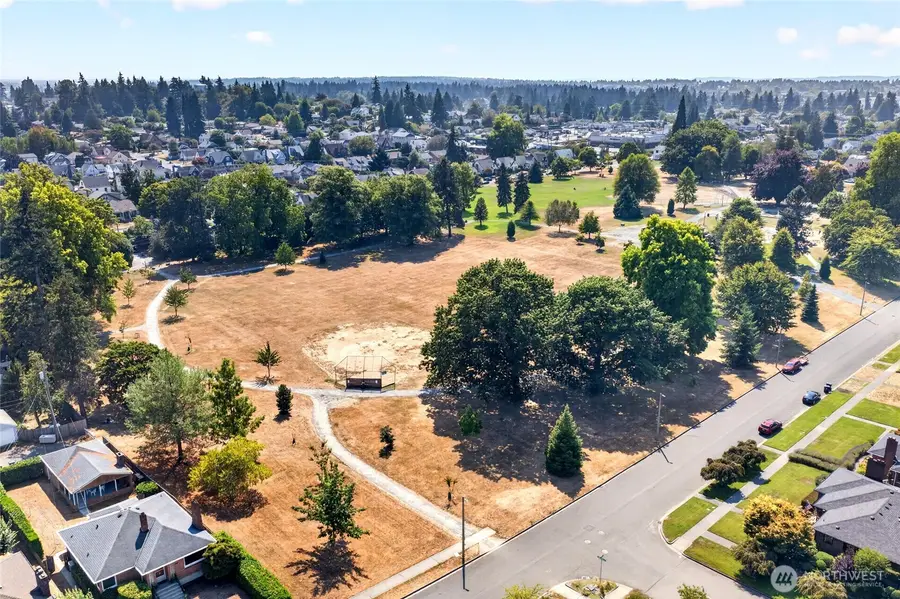 3915 N 9th St, Tacoma, WA 98406 - #3