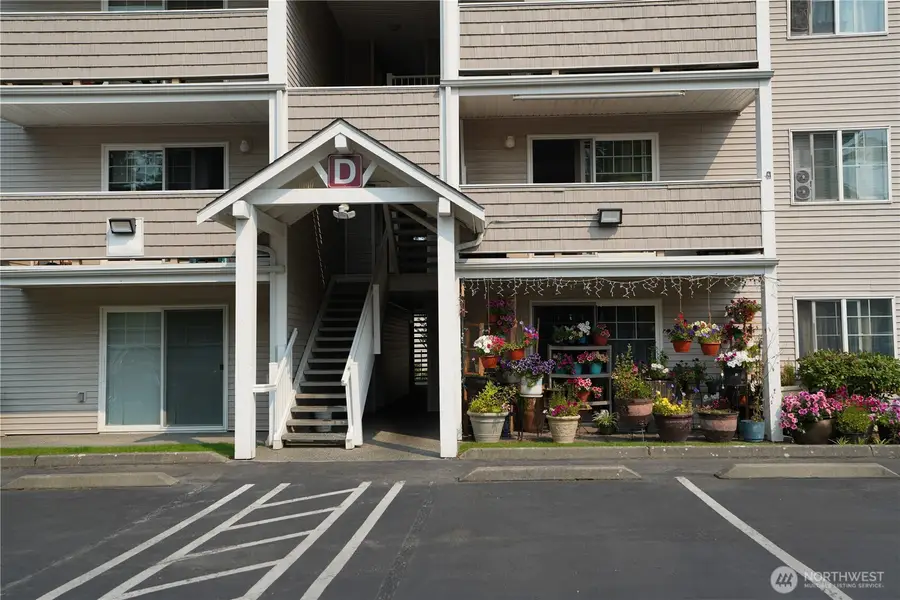 1001 W Casino Rd #D203, Everett, WA 98204 - #2