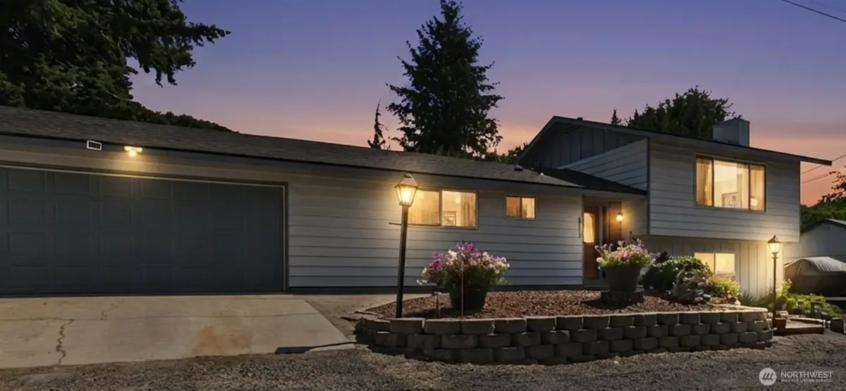 411 N Colorado Avenue, East Wenatchee, WA 98802 - #1
