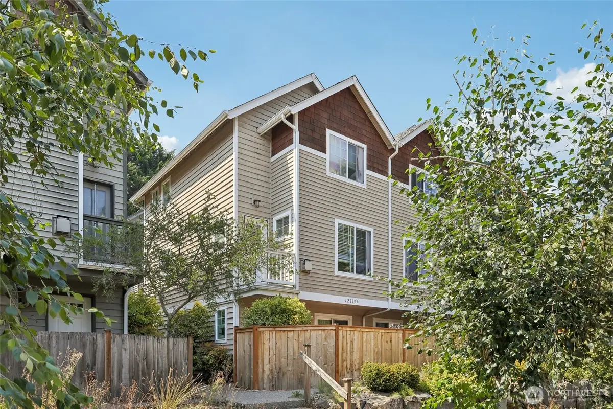 12333 28th Avenue Ne #B, Seattle, WA 98125 - #1