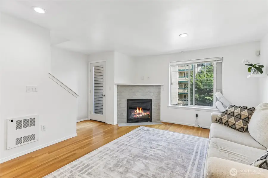 12333 28th Avenue Ne #B, Seattle, WA 98125 - #3