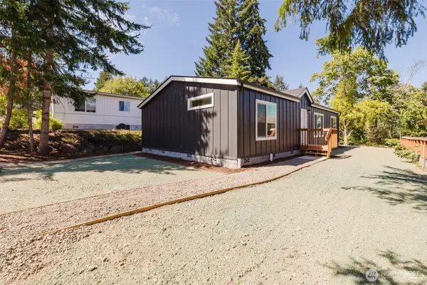 5212 5th Street, Bremerton, WA 98312