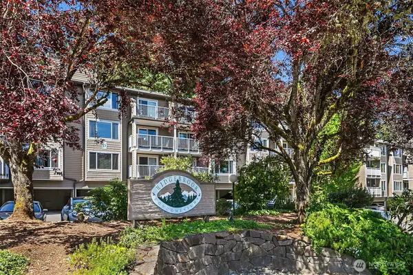 206 Mountain Park Boulevard Sw #D203, Issaquah, WA 98027