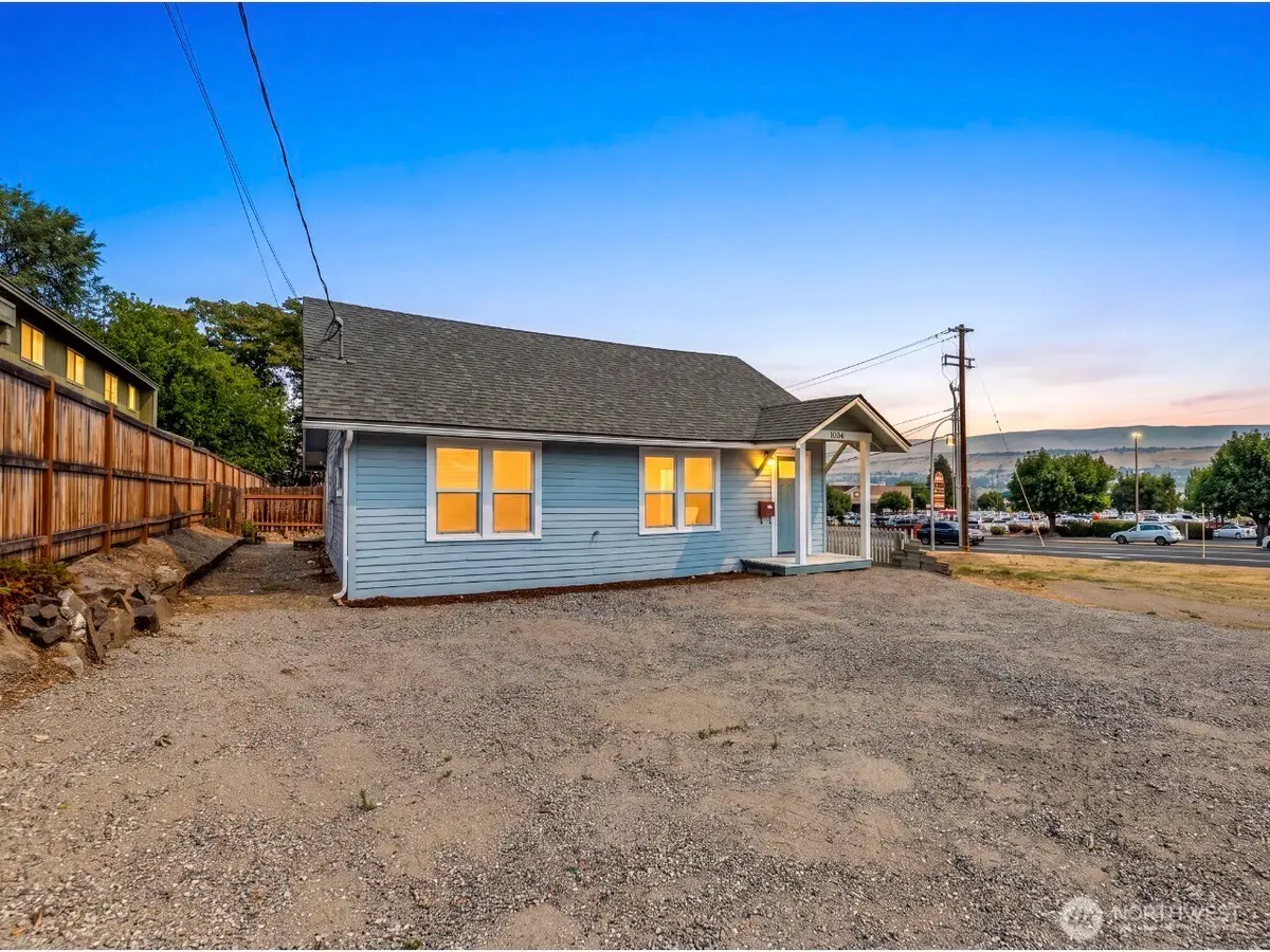 1004 5th Street, Wenatchee, WA 98801 - #1
