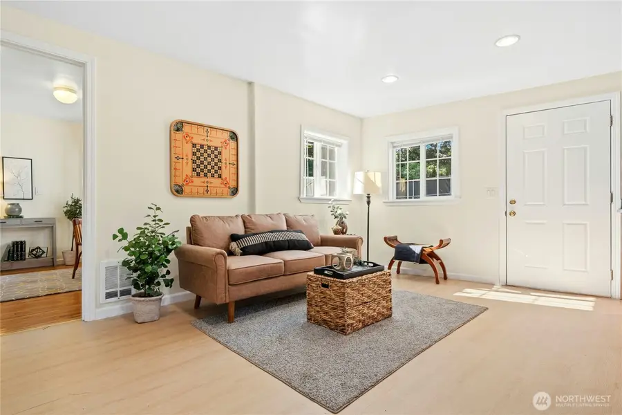469 Maple Avenue Sw, Renton, WA 98057 - #3