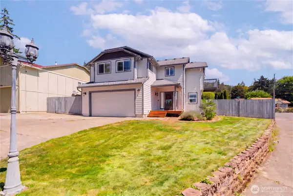 414 N 3rd Place, Kalama, WA 98625