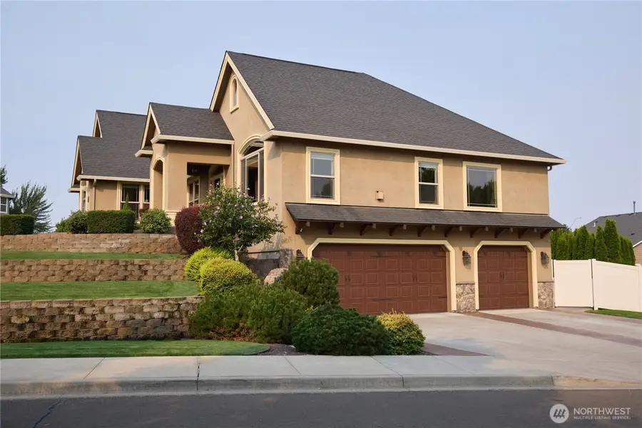 404 Coyote Ridge Dr, Walla Walla, WA 99362 - #3