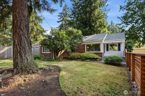 11058 17th Avenue Ne, Seattle, WA 98125