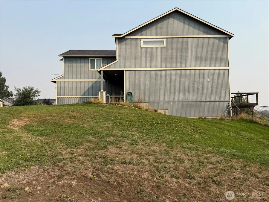 501 N Mississippi Drive, Moses Lake, WA 98837 - #3
