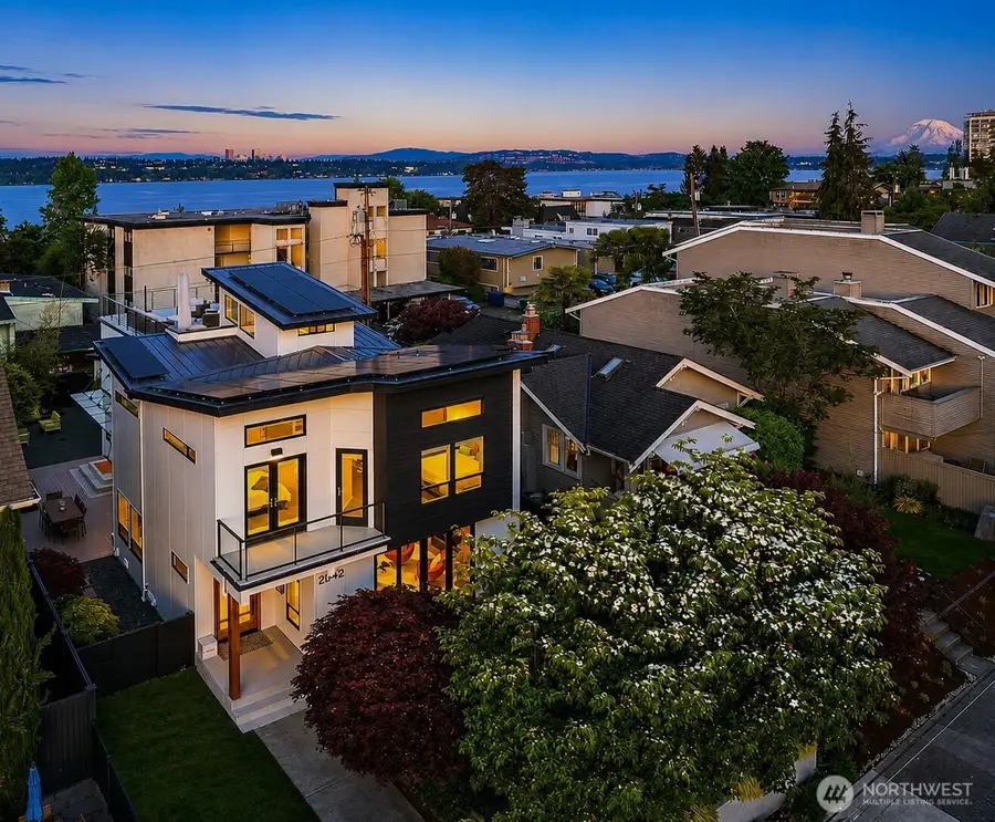 2042 42nd Avenue E, Seattle, WA 98112 - #3