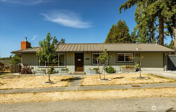 1440 NE 7th Place, Oak Harbor, WA 98277