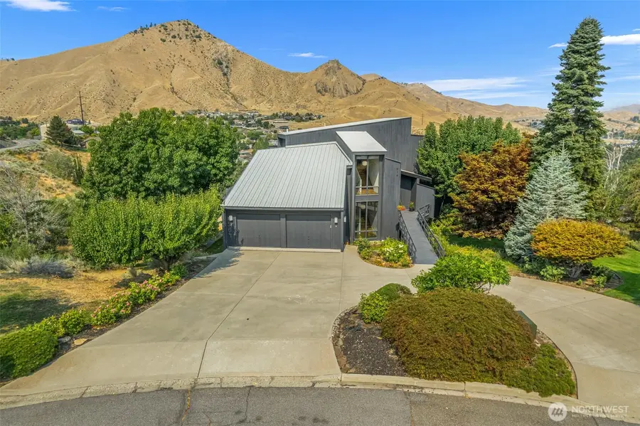 916 Skyline Place, Wenatchee, WA 98801 - #2