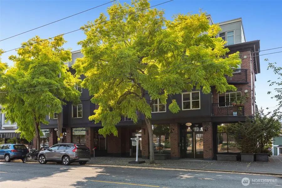 1909 10th Avenue W #206, Seattle, WA 98119 - #2